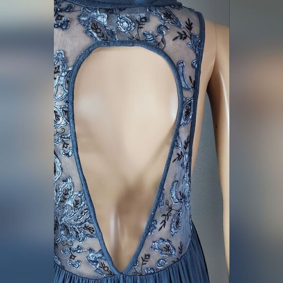 Pol Gray Knit &  Floral Lace Dress with Back Cutout - Picture 6 of 8